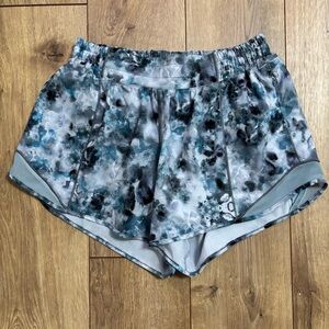 lululemon Running Shorts Blue Watercolor Size 6